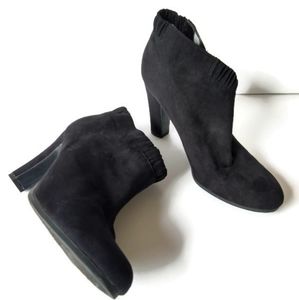 Sam & Libby Faux Suede Ankle Boots Shootie.